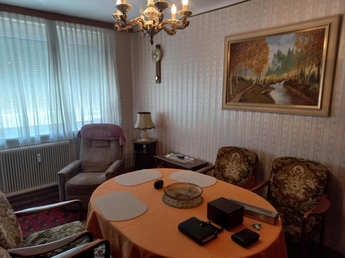 Ferienwohnung ,,Wohnen Wie Zu Grossmutter'S Zeiten'' Vídeň Exteriér fotografie