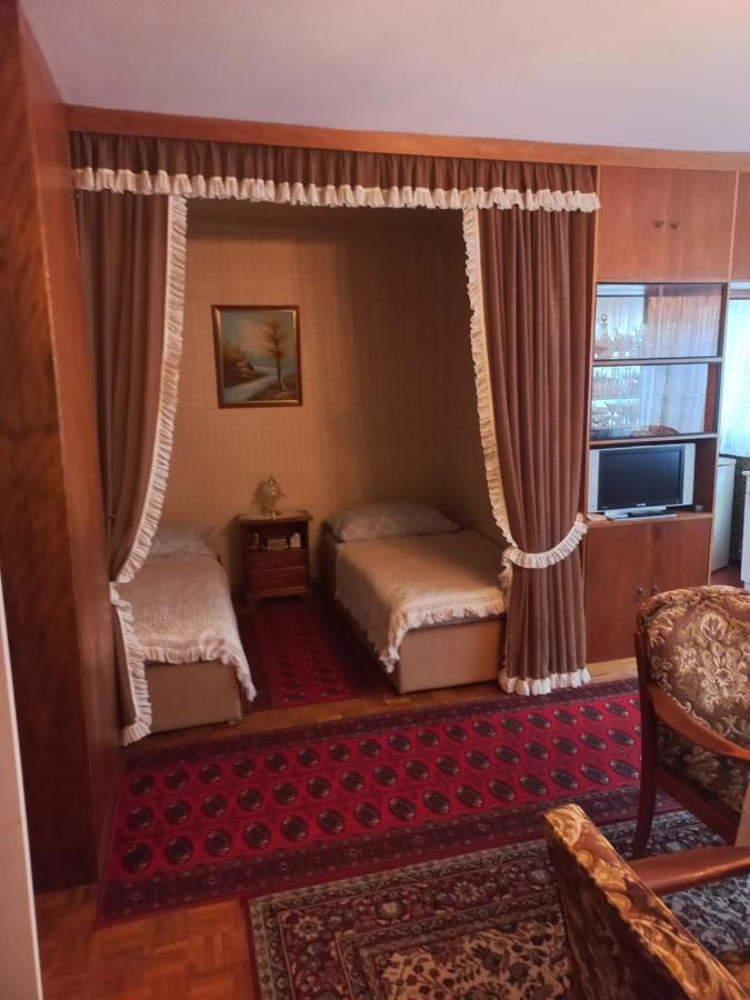 Ferienwohnung ,,Wohnen Wie Zu Grossmutter'S Zeiten'' Vídeň Exteriér fotografie