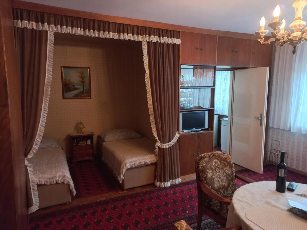 Ferienwohnung ,,Wohnen Wie Zu Grossmutter'S Zeiten'' Vídeň Exteriér fotografie